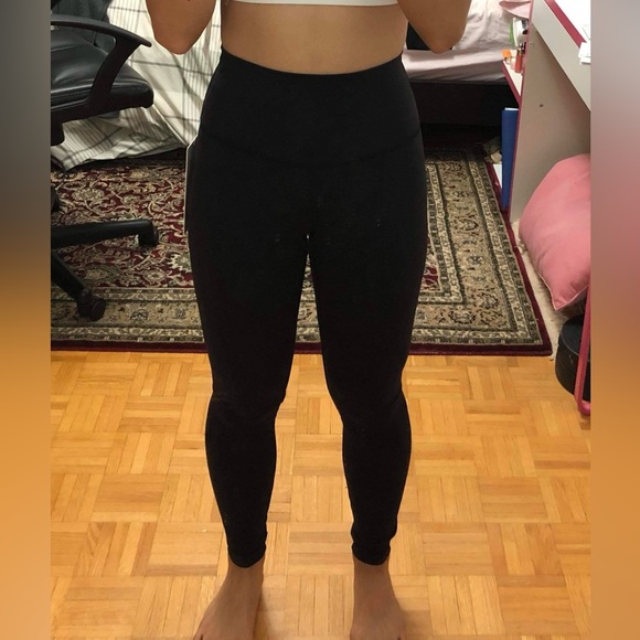 *SOLD* Wunder Train Leggings size 4 Lululemon - Picture 4 of 4